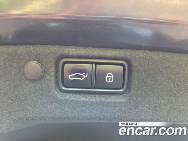 Kia K7 2017 — photo 18