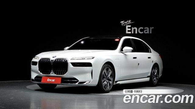 BMW 7-Series 2025 — photo 1