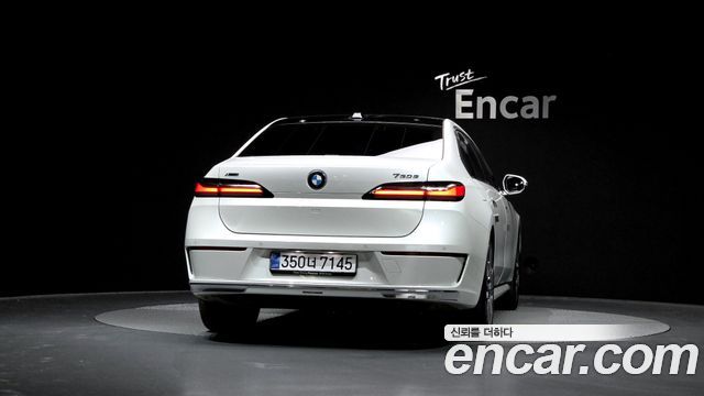 BMW 7-Series 2025 — photo 4