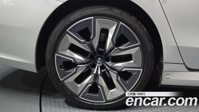 BMW 7-Series 2025 — photo 5