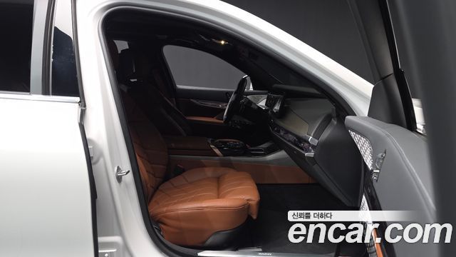 BMW 7-Series 2025 — photo 11