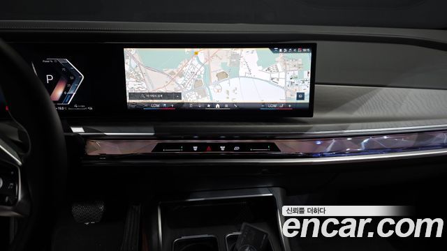 BMW 7-Series 2025 — photo 14