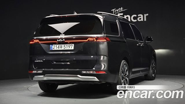 Kia Canival 2023 — photo 2