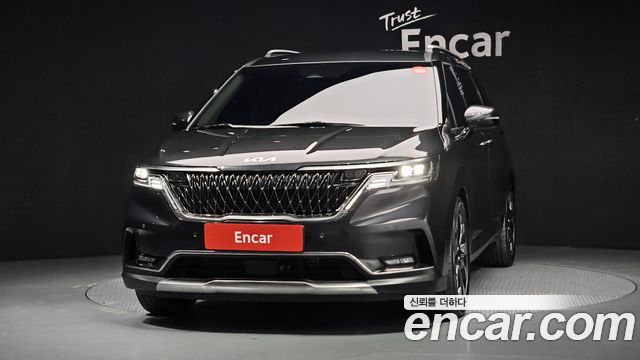 Kia Canival 2023 — photo 3