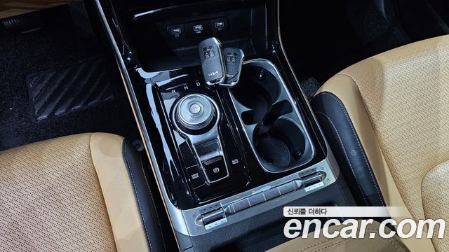 Kia Canival 2023 — photo 9