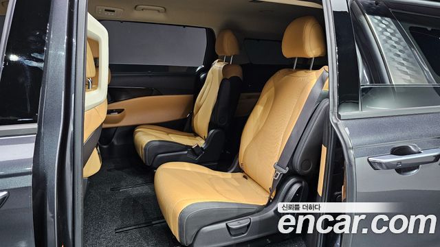 Kia Canival 2023 — photo 11