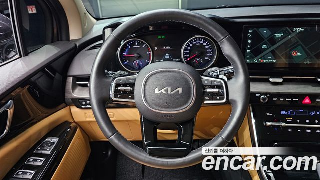 Kia Canival 2023 — photo 13