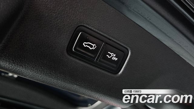 Kia Canival 2023 — photo 16