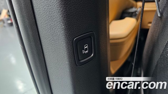 Kia Canival 2023 — photo 17