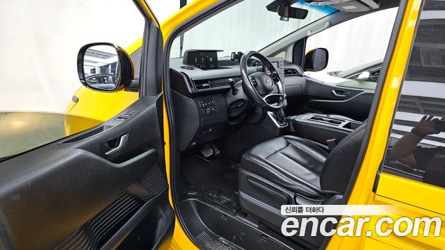 Hyundai Staria 2022 — photo 13