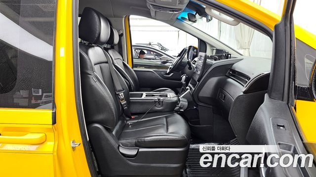 Hyundai Staria 2022 — photo 17