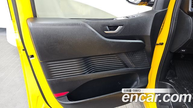 Hyundai Staria 2022 — photo 14