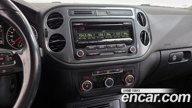 Volkswagen Tiguan 2015 — photo 13