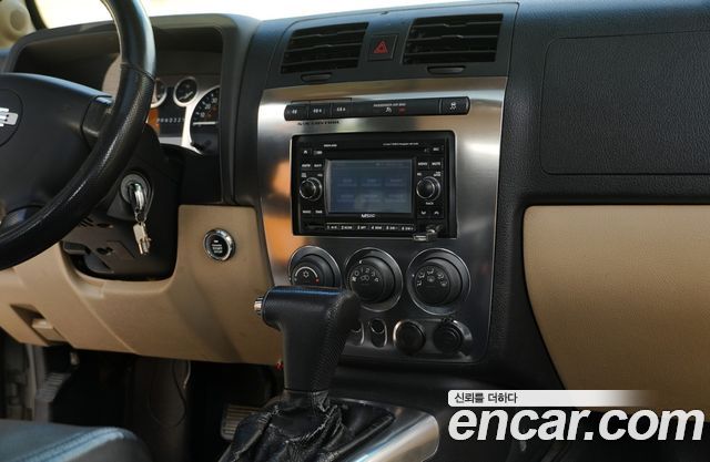 Hummer H3 2006 — photo 11