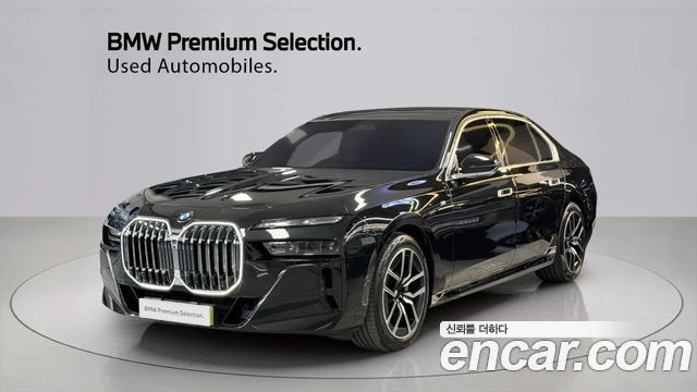 BMW 7-Series 2025 — photo 1