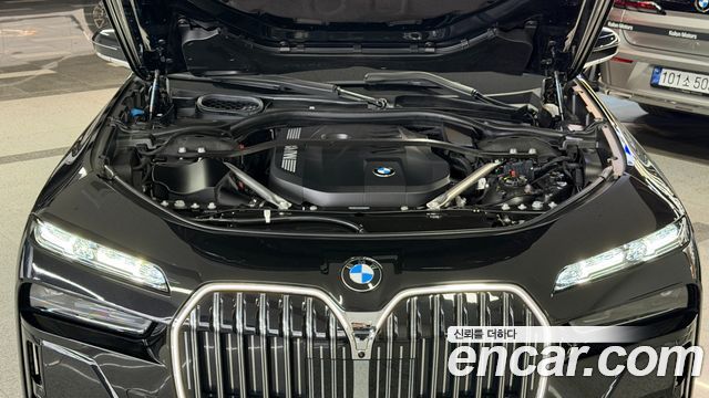 BMW 7-Series 2025 — photo 6