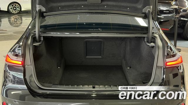 BMW 7-Series 2025 — photo 11
