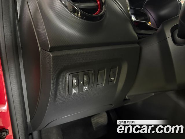 Renault Korea QM3 2015 — photo 12