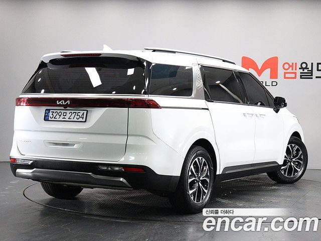Kia Canival 2023 — photo 3
