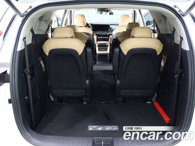 Kia Canival 2023 — photo 5