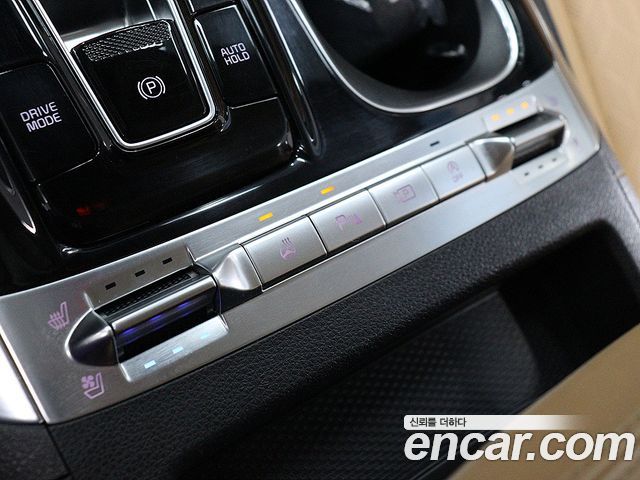 Kia Canival 2023 — photo 10