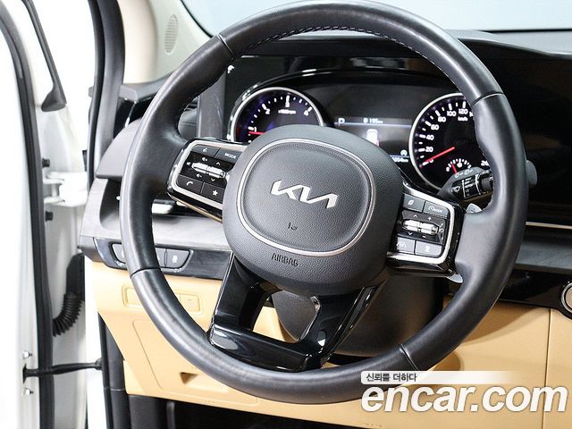 Kia Canival 2023 — photo 14