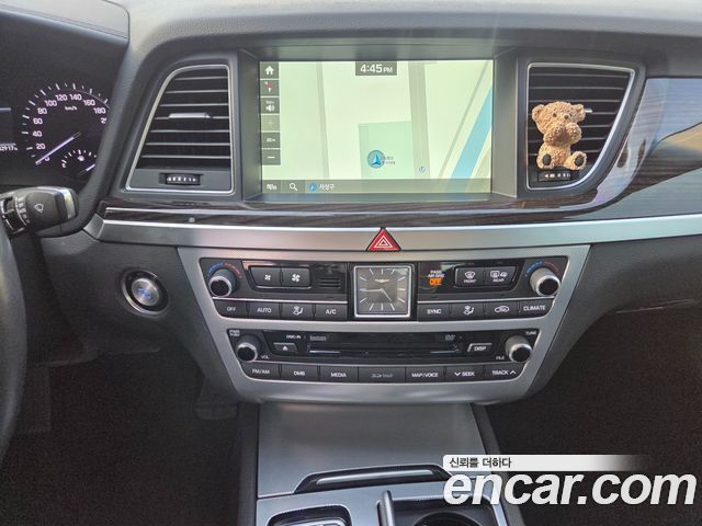Genesis G80 2018 — photo 10