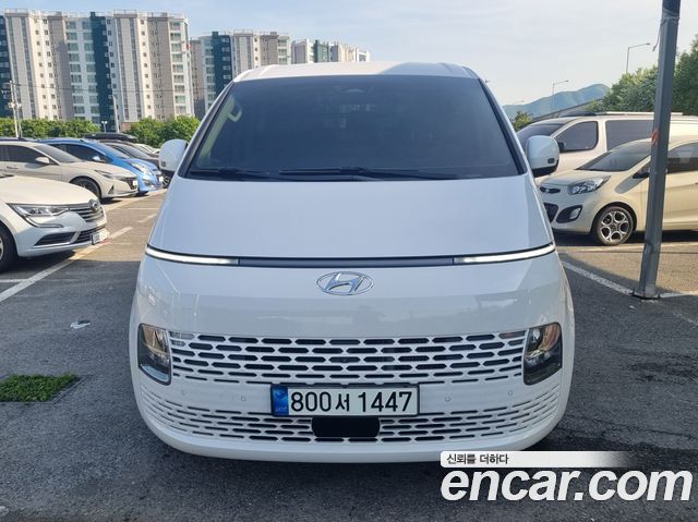 Hyundai Staria 2022 — photo 1