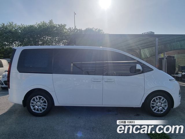 Hyundai Staria 2022 — photo 5