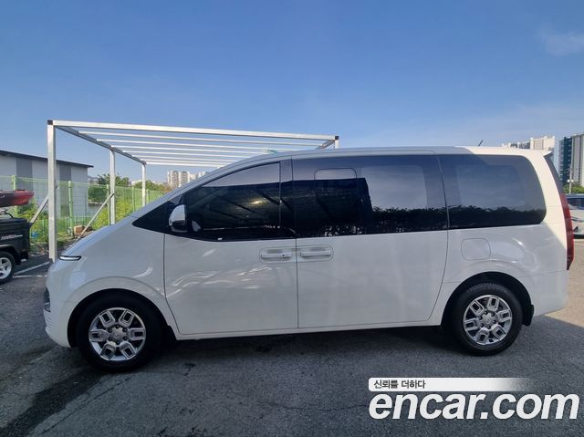 Hyundai Staria 2022 — photo 8