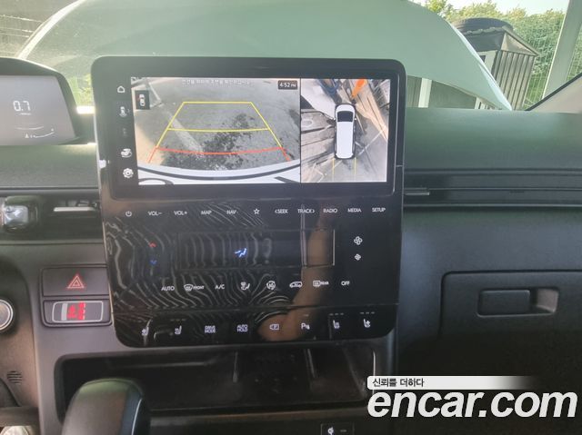Hyundai Staria 2022 — photo 9