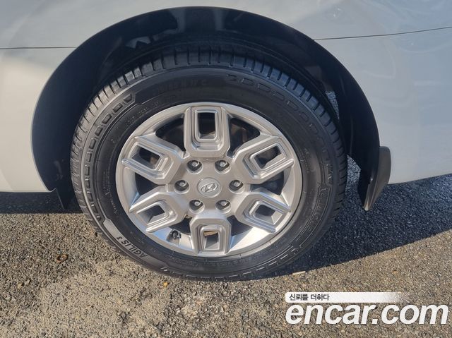 Hyundai Staria 2022 — photo 10