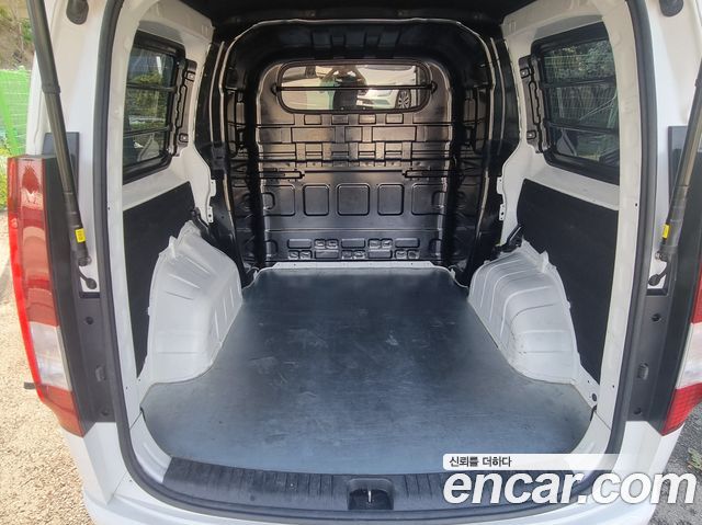 Hyundai Staria 2022 — photo 14