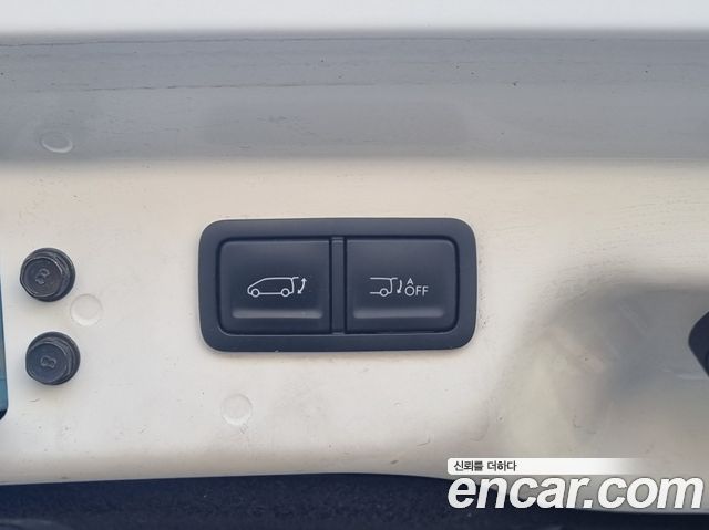Hyundai Staria 2022 — photo 16