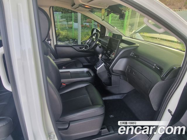Hyundai Staria 2022 — photo 18