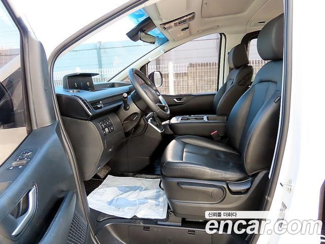 Hyundai Staria 2023 — photo 7