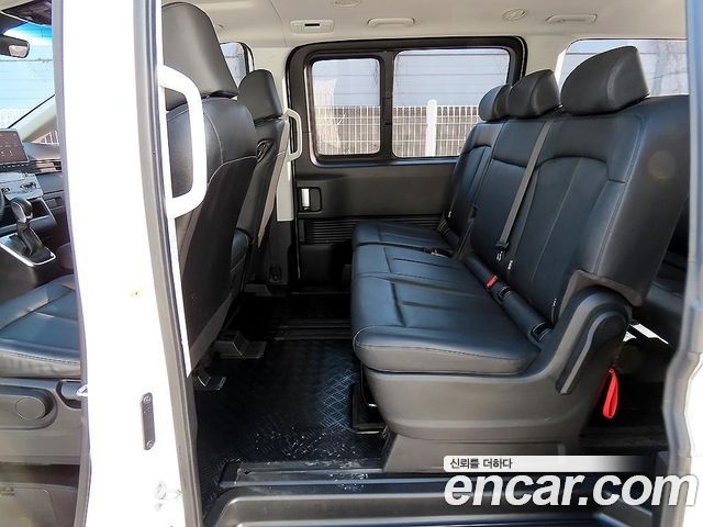 Hyundai Staria 2023 — photo 10