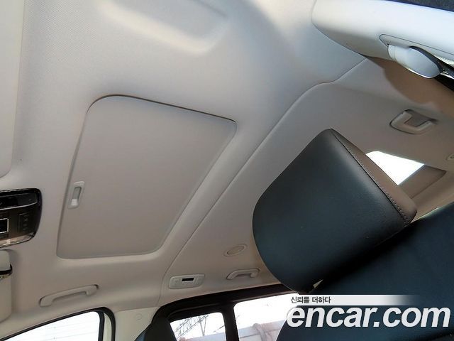 Hyundai Staria 2023 — photo 11