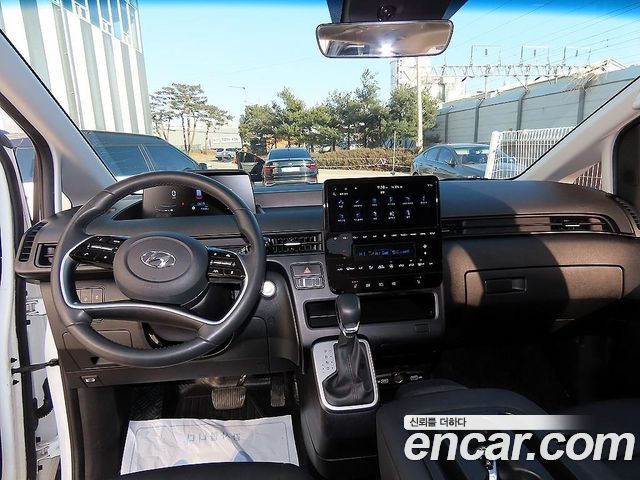 Hyundai Staria 2023 — photo 15