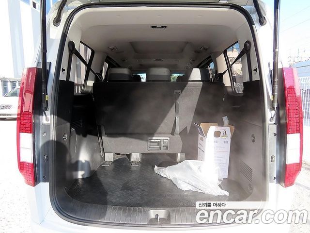 Hyundai Staria 2023 — photo 18