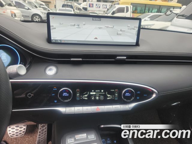 Genesis GV70 2024 — photo 8