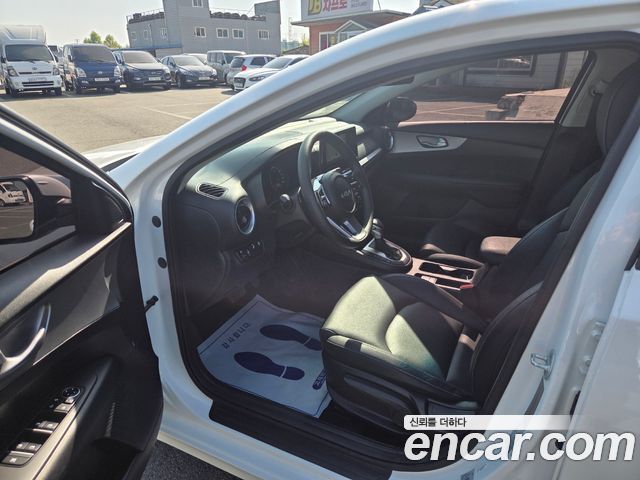 Kia K3 2022 — photo 9