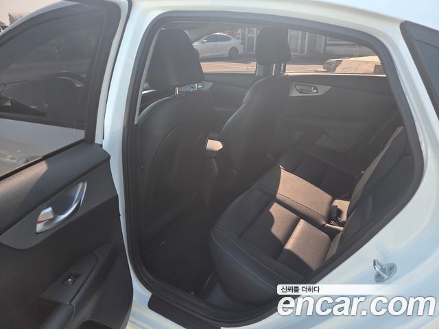 Kia K3 2022 — photo 10