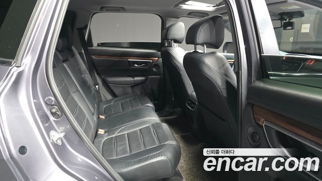 Honda CR-V 2019 — photo 18