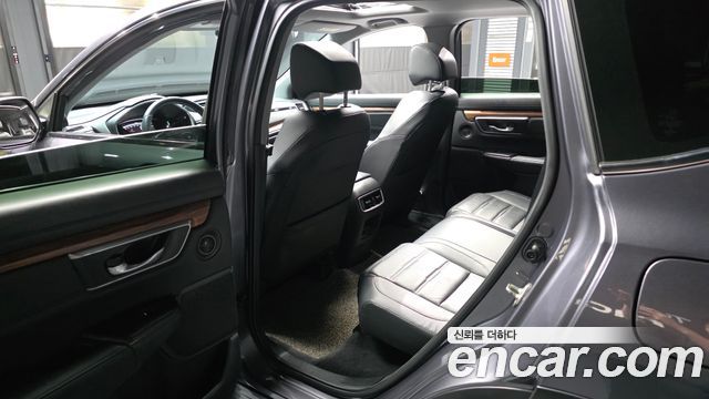 Honda CR-V 2019 — photo 16