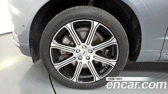 Volvo XC60 2021 — photo 5