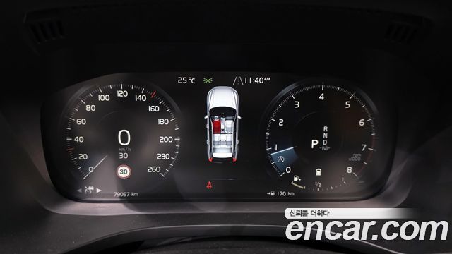 Volvo XC60 2021 — photo 11