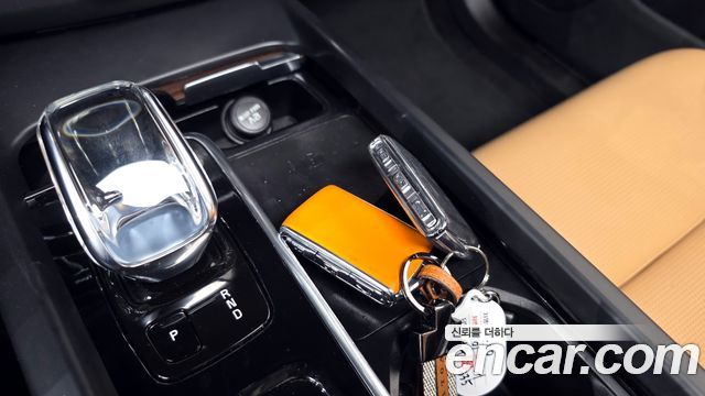 Volvo XC60 2021 — photo 20