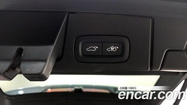 Volvo XC60 2021 — photo 21