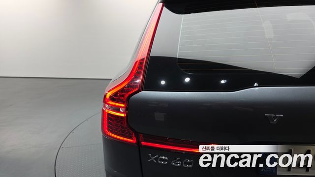 Volvo XC60 2021 — photo 9